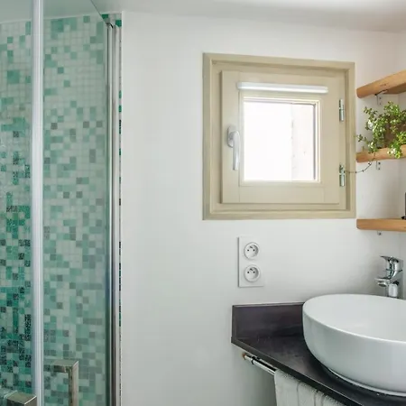 Charming Flat In The Historic Centre Of Paris - Welkeys Apartment Paris